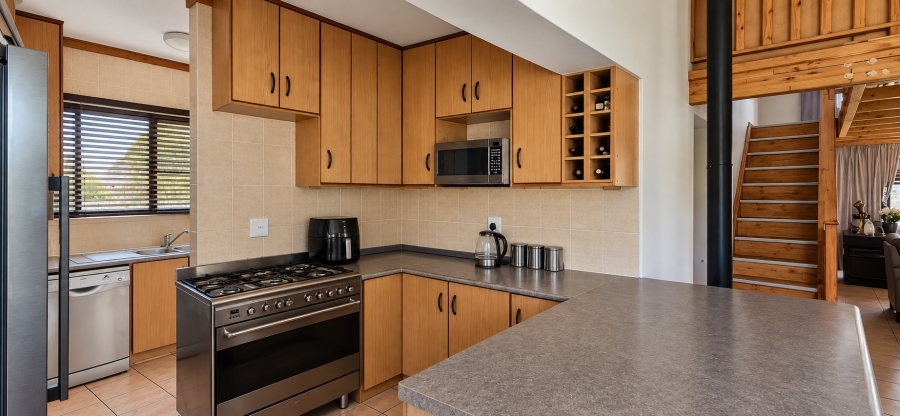 4 Bedroom Property for Sale in Langenhovenpark Free State